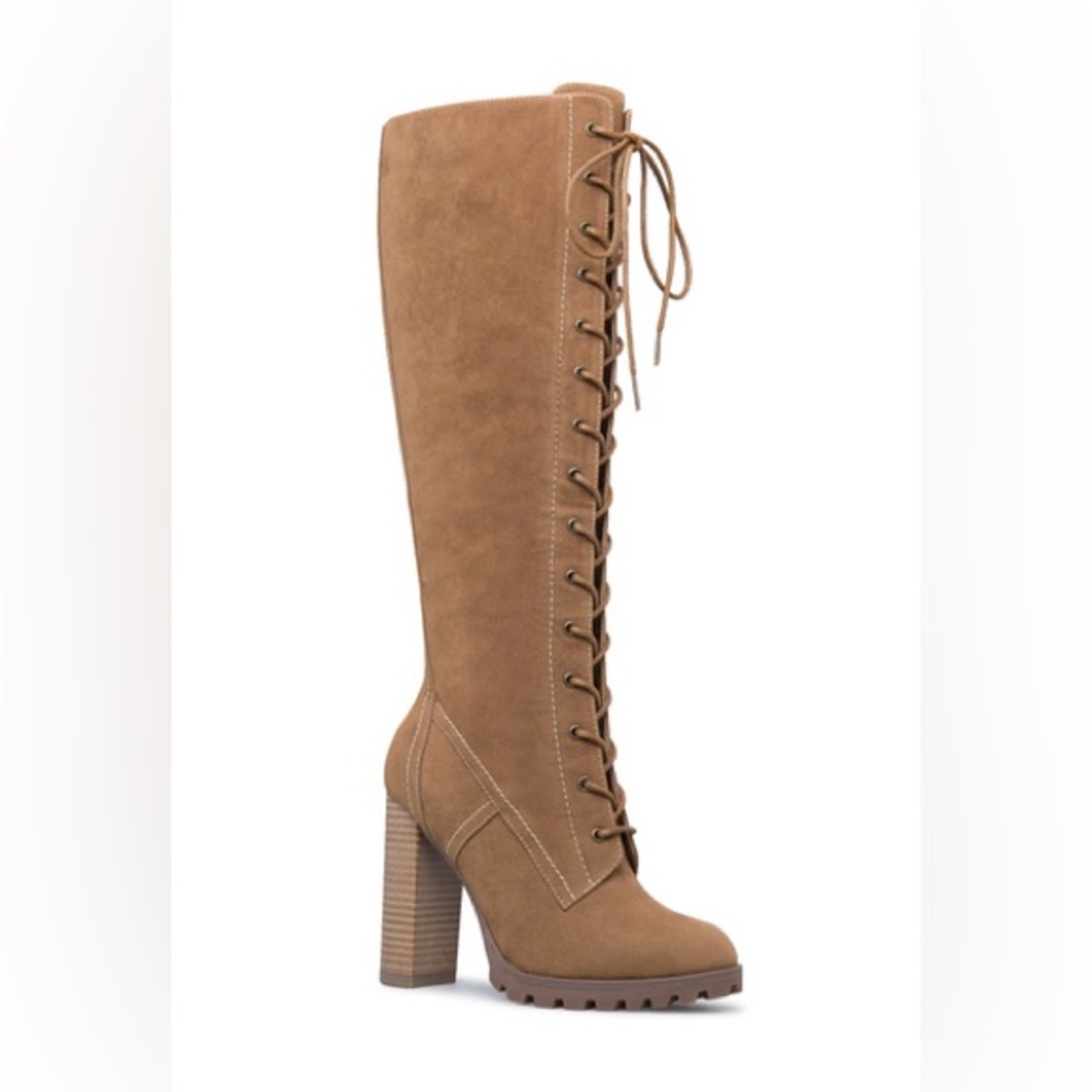 Size 8.5 Boots SHOEDAZZLE